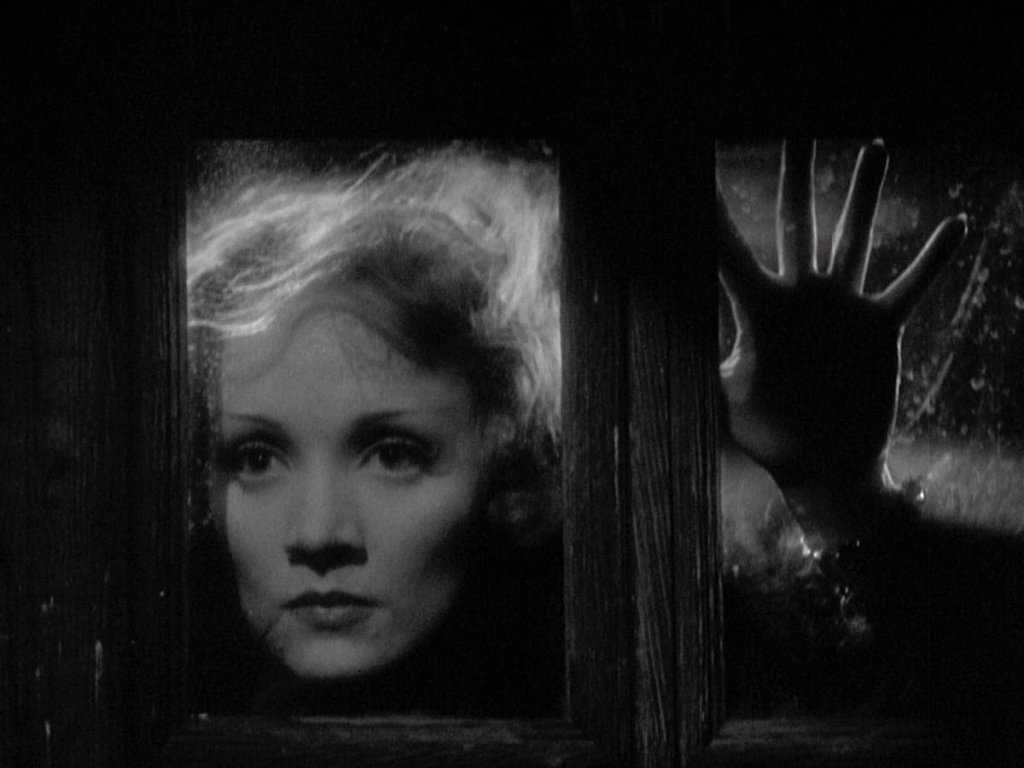 Shanghai Express (1932) film review